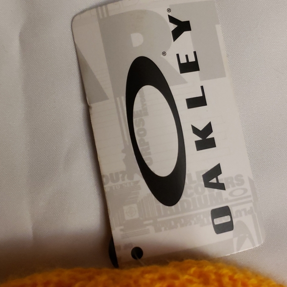OAKLEY-BARROW BEANIE ORANGE HAT - Picture 4 of 9